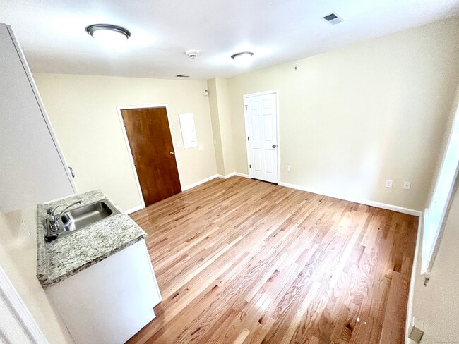 Photo - 135 W Main St Unit 4C