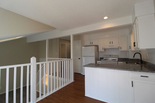Photo - Updated 2 Bedroom 1.5 Bath Duplex In Olathe