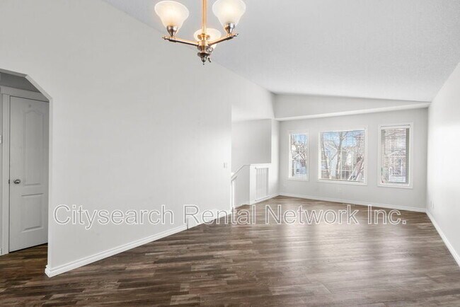 Photo - 119 Cimarron Grove Crescent