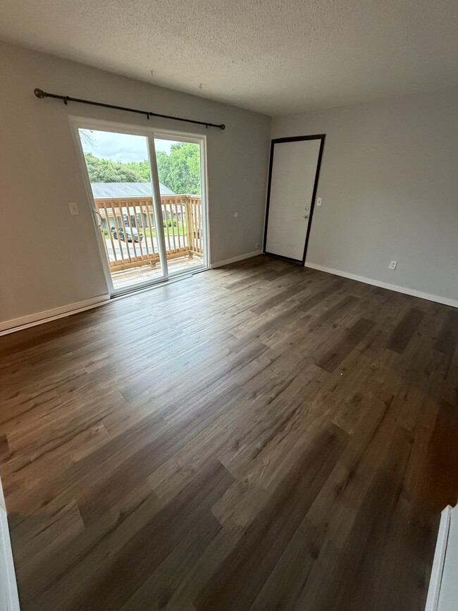 Living Room - 1002 Cherokee St Unit D