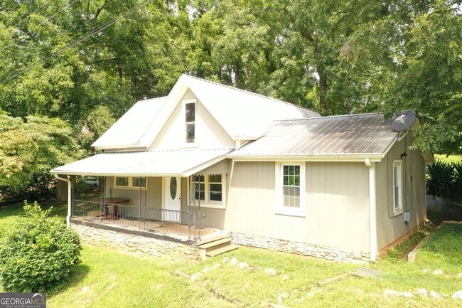 Building Photo - 135 Airport Rd Rental