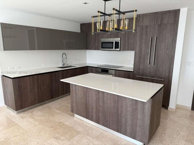 Photo - 68 SE 6th St