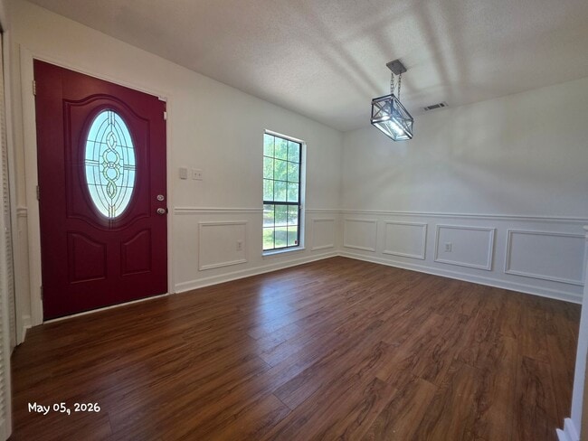 Photo - 127 Stockbridge Dr