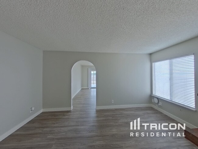 Photo - 523 Bayberry Dr