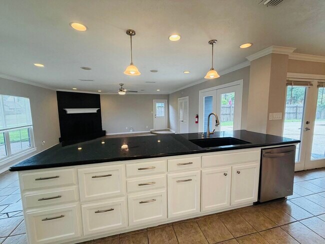 Photo - 5080 Browning Dr