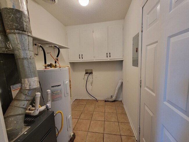 Photo - 2 bed 1 bath in Bogart!