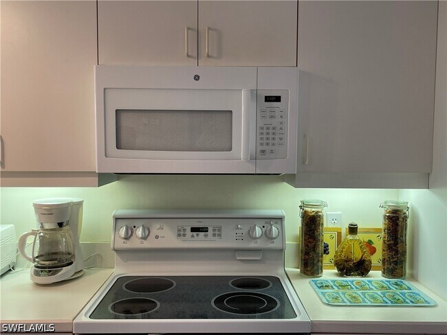 6590 Beach Resort Dr Unidad 305