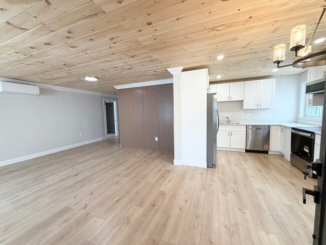 Photo - 3 1/2 Buffum St Unit 2