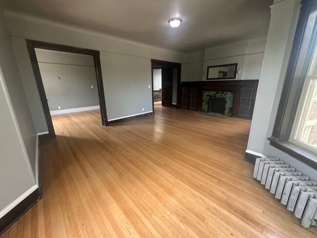 Photo - 4958 S Michigan Ave