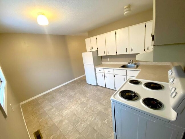 Photo - 3 bedroom in Prince George BC V2L 2V9