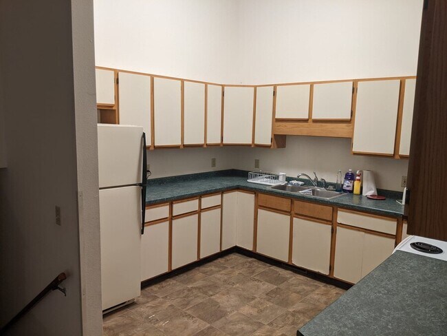 Photo - 487 W Prairie St