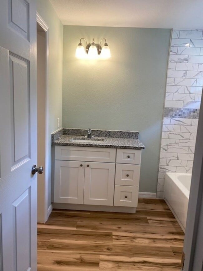 Photo - Perfect for roomates Unit #1 - 346-1