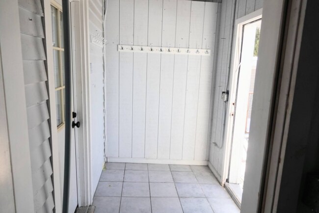 Photo - 330 Massasoit Rd Unit 1