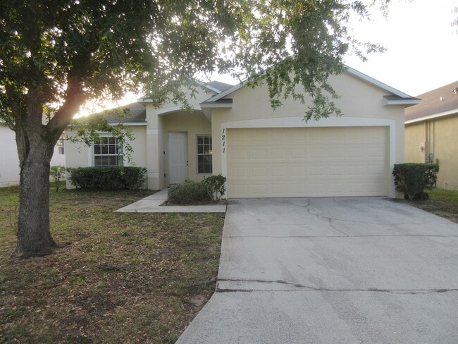 1211 Knollwood Dr