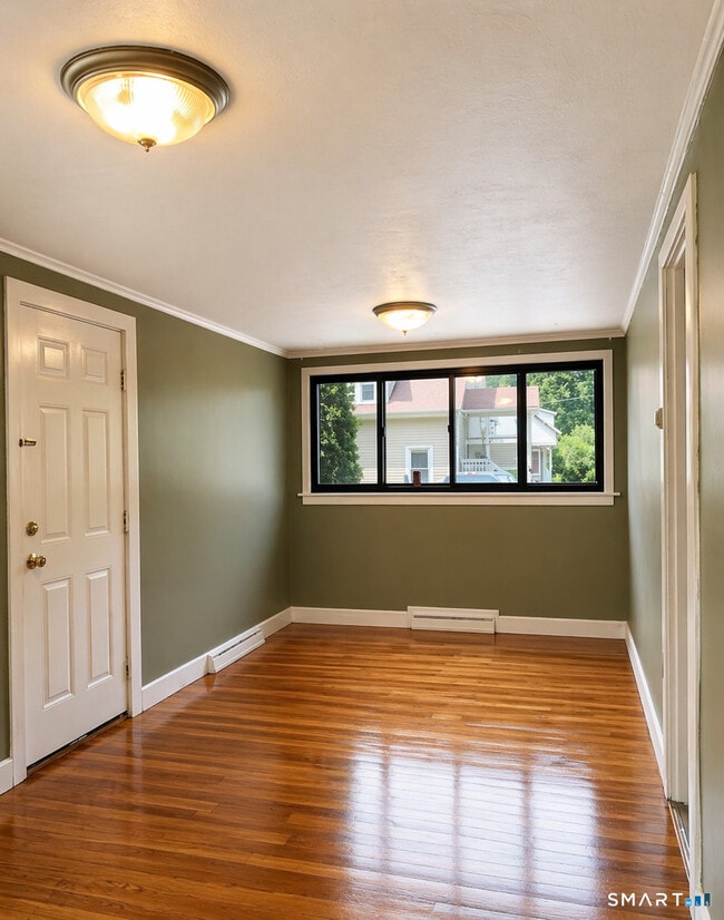 Photo - 103 Reynolds St