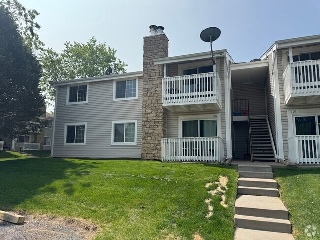 Building Photo - Spacious 2-Bed, 2-Bath Condo in the Heart ...