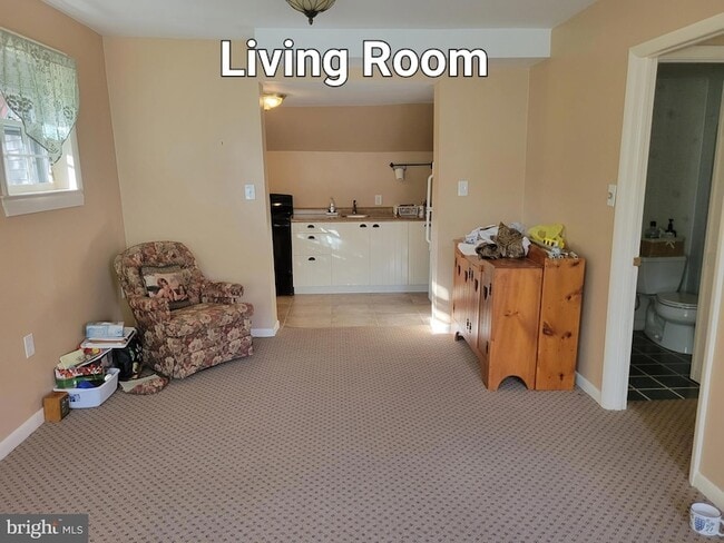 Building Photo - 433 Elm Ave Unit A