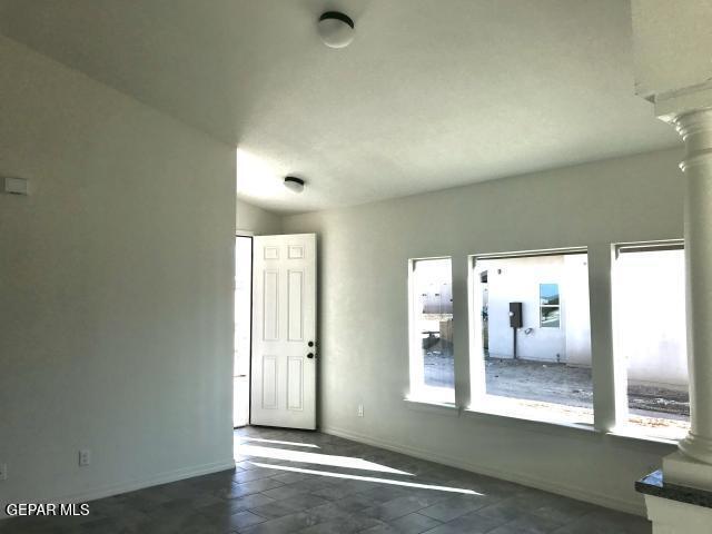 Photo - 809 Chillington Rd