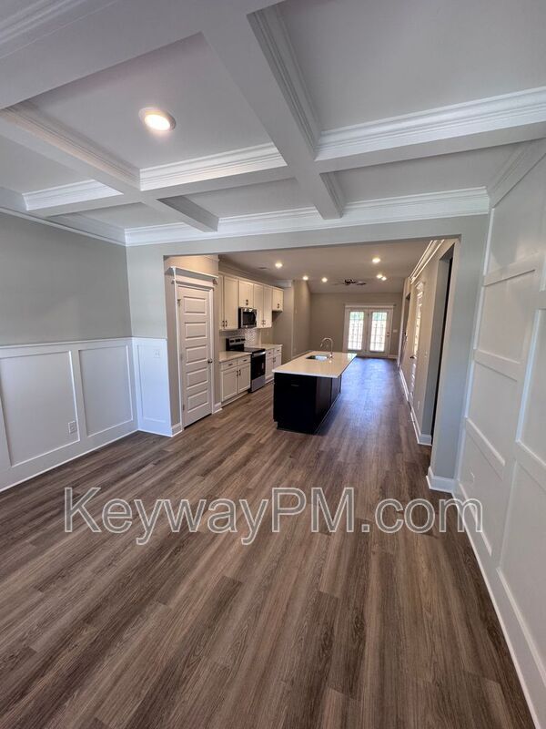 Photo - 2106 Denmark Ave SE