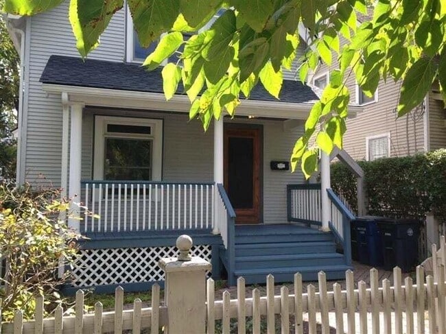 Photo - 112 E Davis Ave