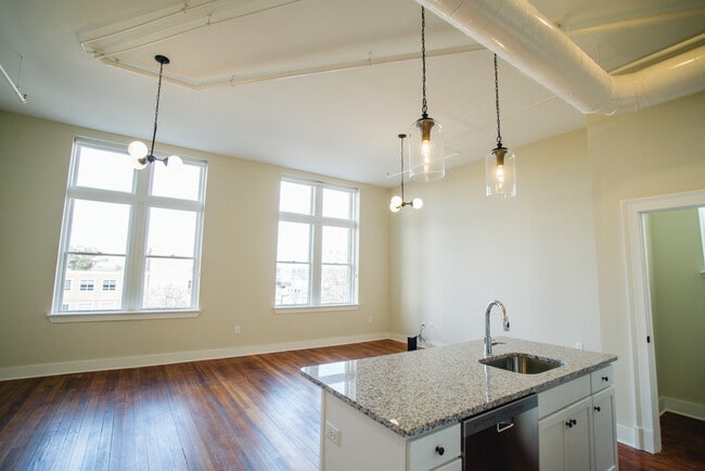 Building Photo - 520 Mulberry St Unit 302