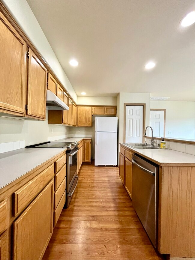 Photo - 512 Hazel St