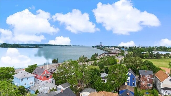 31 Riverside Ave