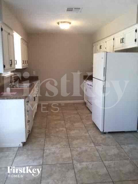 Photo - 2017 Paisley St