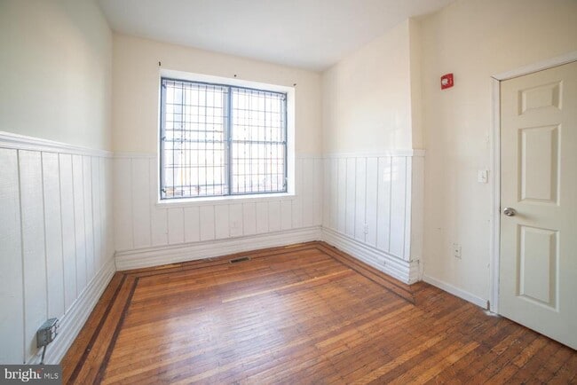 Photo - 1850 N 16th St