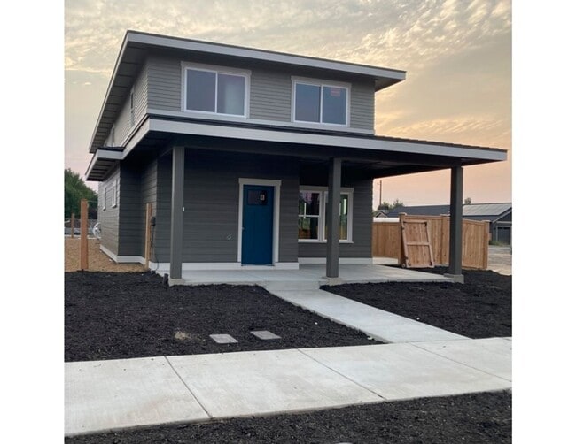 Building Photo - Newer ADU in Redmond Rental