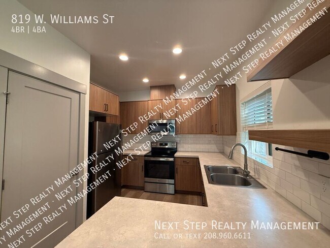 Photo - 819 W Williams St
