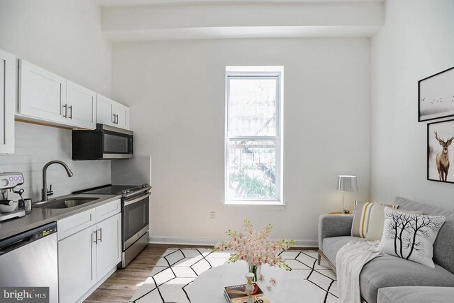 Photo - 407 S 42nd St
