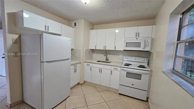 Photo - 1235 NW 6th St Unidad 3