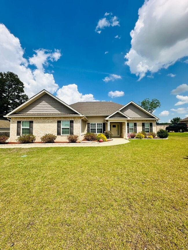 Photo - 104 Chatham Ct House