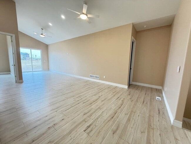 3109 W Laux Dr