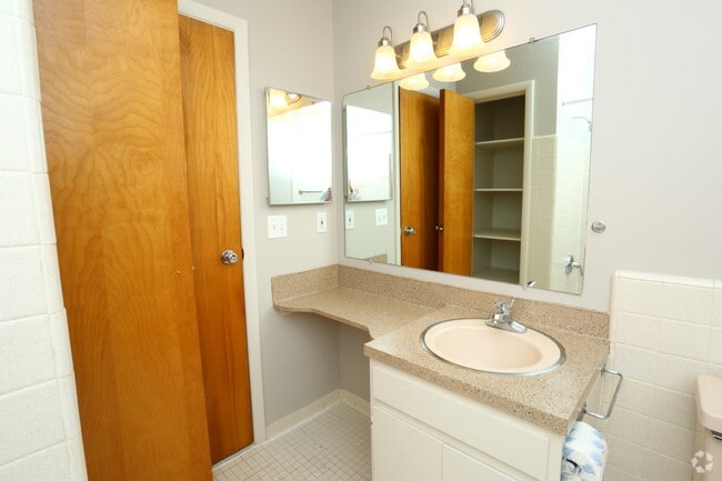 Photo - Green Acres - Saginaw, MI