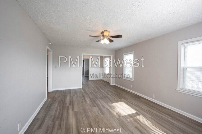 Photo - 74 N 2nd Ave