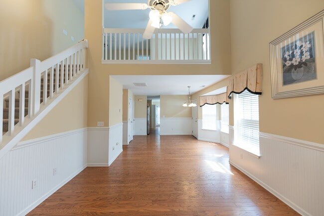Photo - 111 Goldfinch Ave
