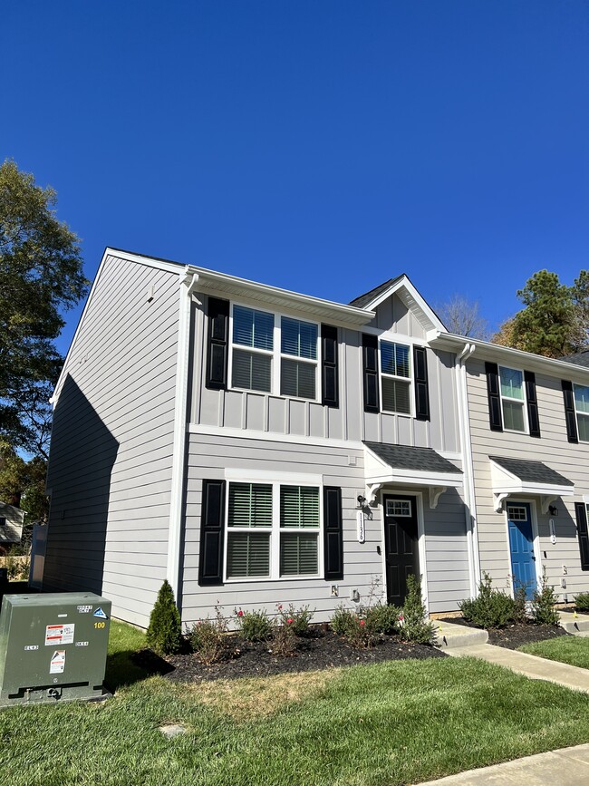 Photo - 1136 Canterbury Rdg Rd Townhome