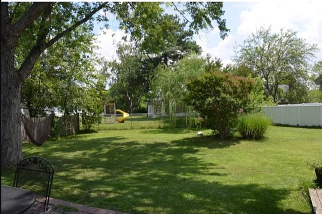 Photo - 1621 Debra Dr