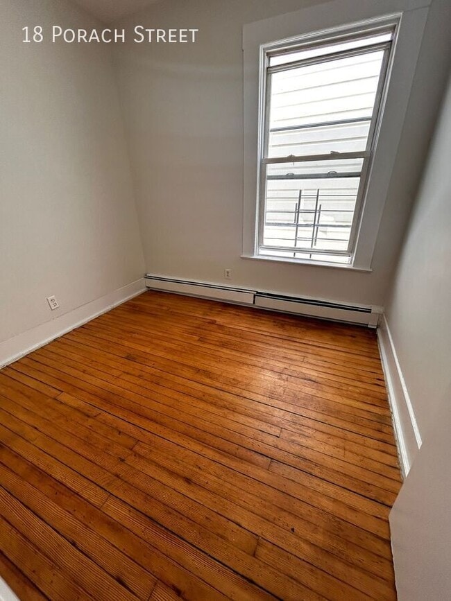 Photo - 18 Porach St