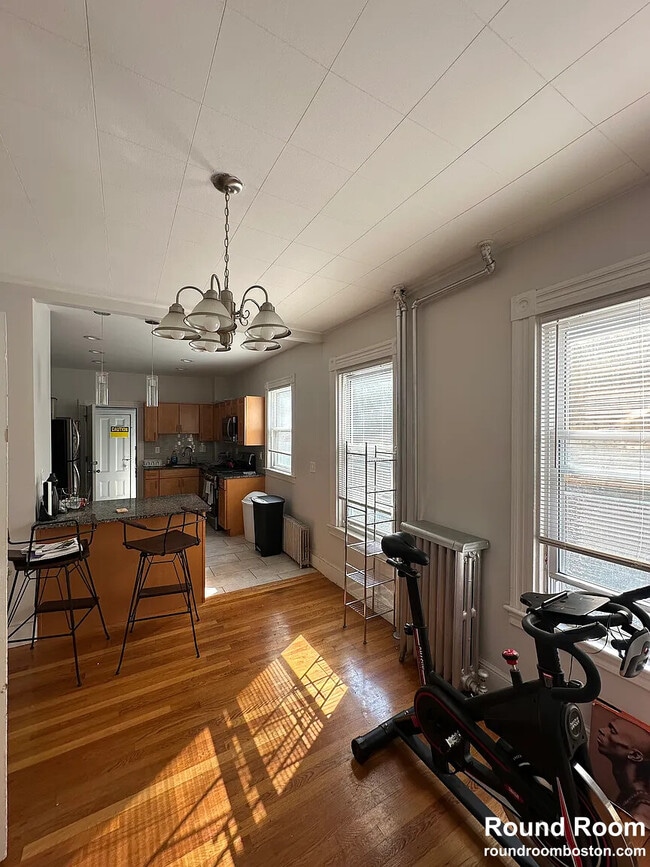 Photo - 384 Washington St