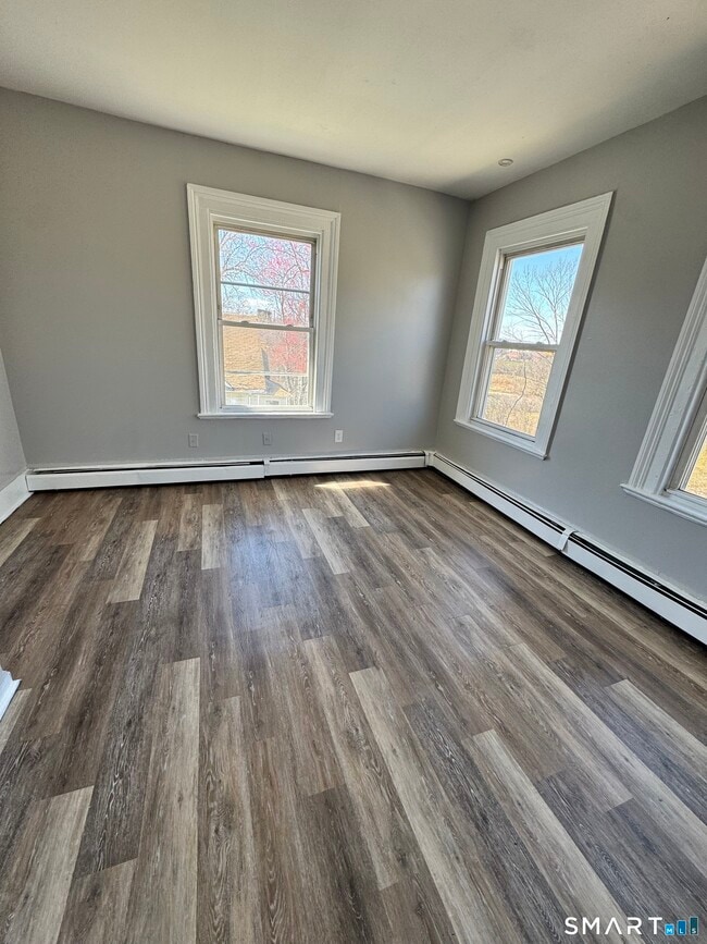 Photo - 107 Hamilton St