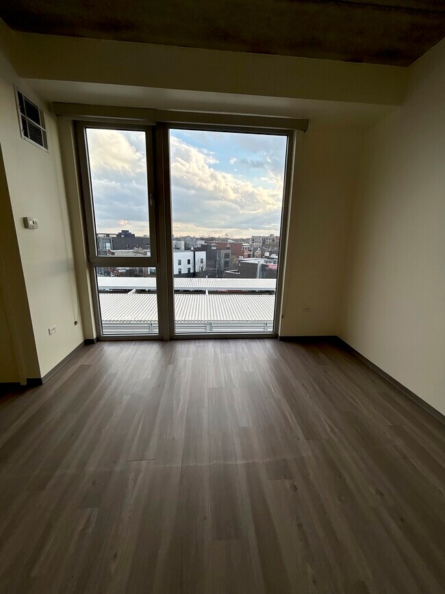 Living Room - 1877 N Milwaukee Ave Unit 508
