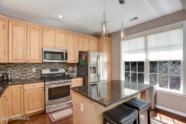 Photo - 594 St Andrews Pl