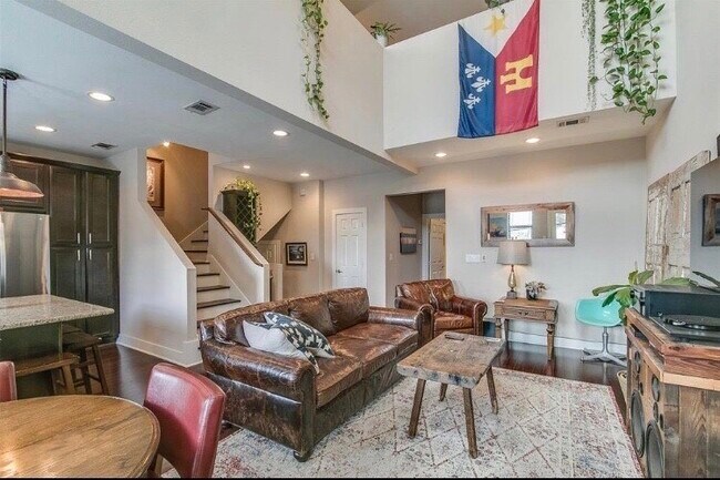 Photo - 1703 Patterson St