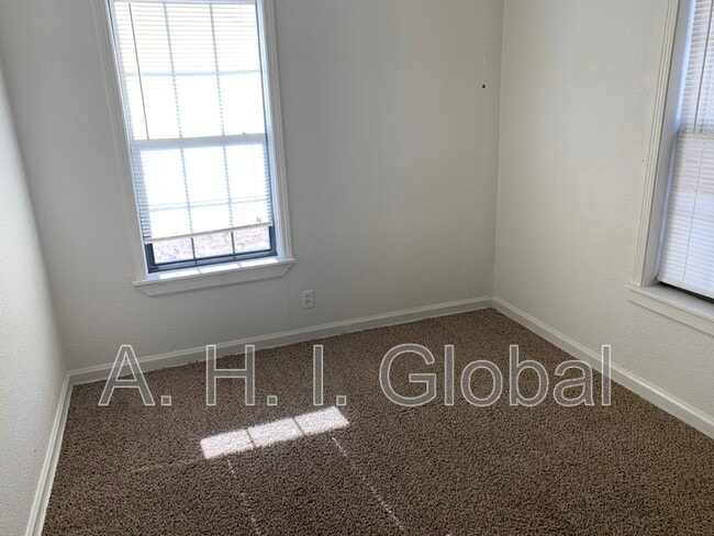 Photo - 810 S Philadelphia St