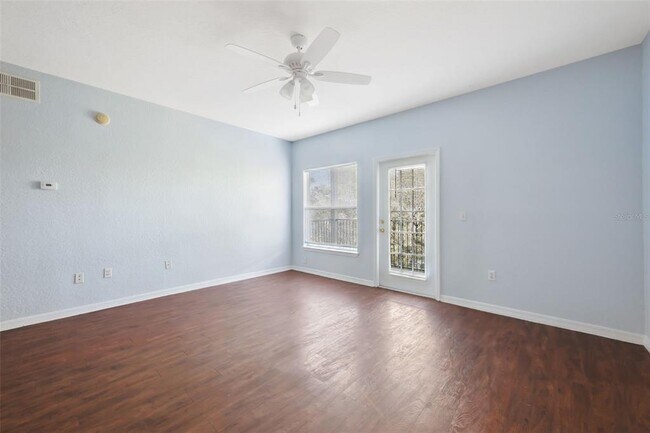 Photo - 6071 Westgate Dr Unit 323