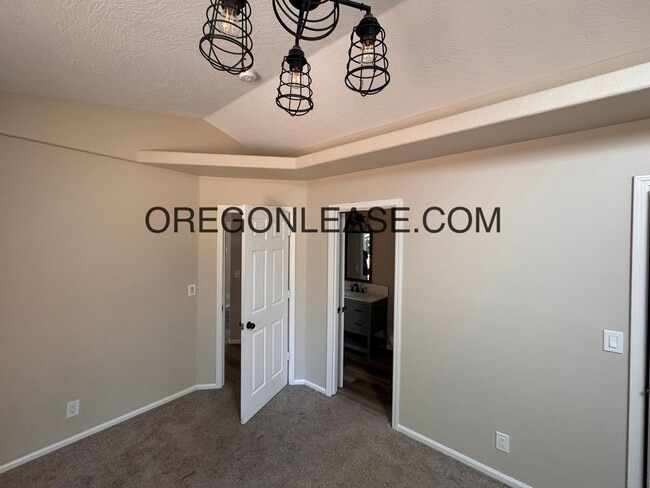 Photo - 3 bedroom 2 bath Cottage Grove townhome Unit 420 Holly Ave