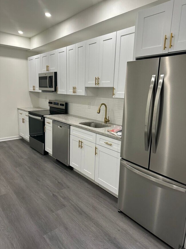 Photo - One FREE MONTH!! Luxury Bi-Level 2BR Apart...